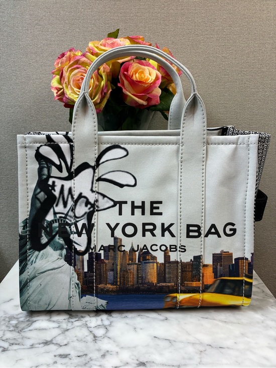 Marc Jacobs Handbags - Marc Jacobs The New York Iconic Landmark Tote Bag - Limited Release NWT
